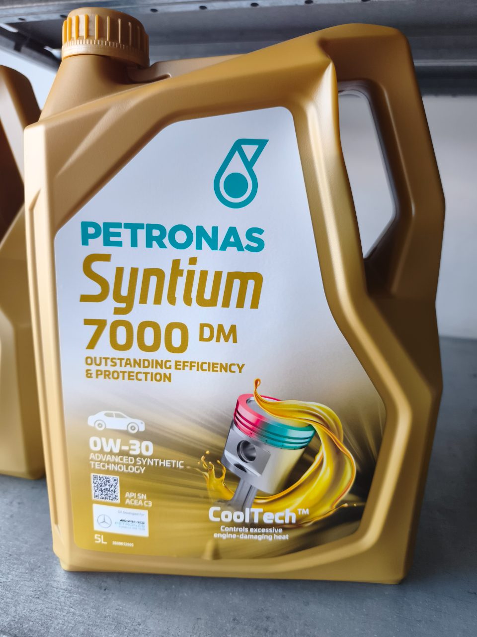 Olio motore sintetico Petronas Syntium 7000 DM 0W-30